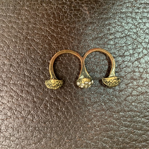 Ring - Picture 2 of 3